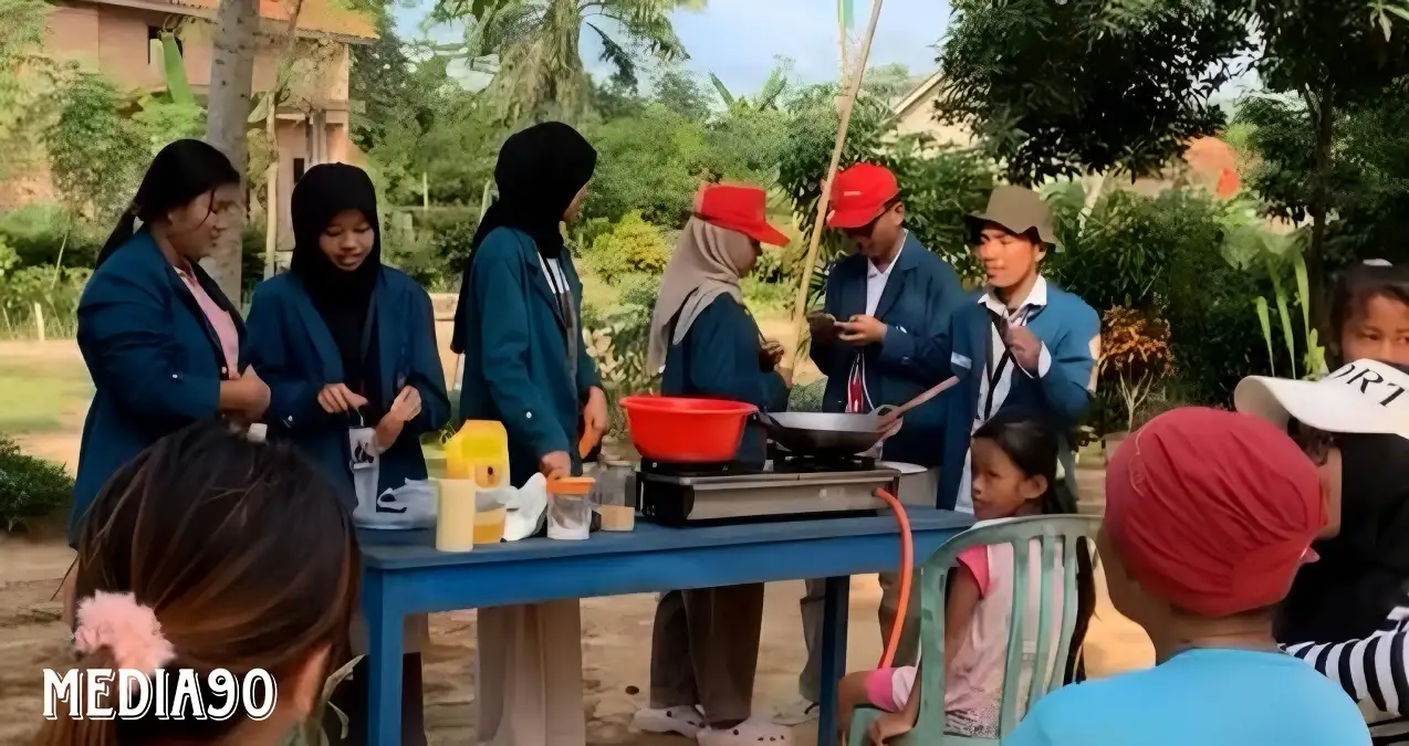 KKN di Way Serdang Mesuji, Mahasiswa Unila ini Ciptakan Inovasi Keripik Pelepah Pisang