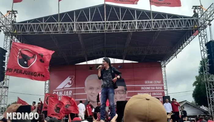 Kampanye Akbar Bersama Once: Sekjen PDIP Menargetkan Kemenangan Total Ganjar-Mahfud di Lampung