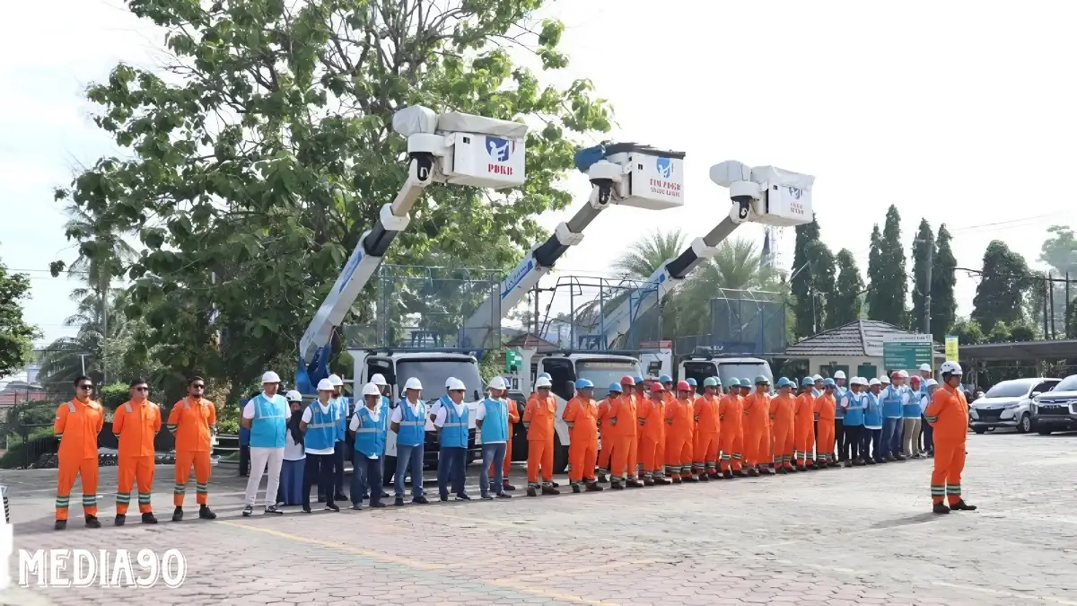Peringati Bulan K3, PLN Lampung Gelar Bakti PDKB Hadirkan Pemeliharaan Jaringan Listrik Tanpa Padam