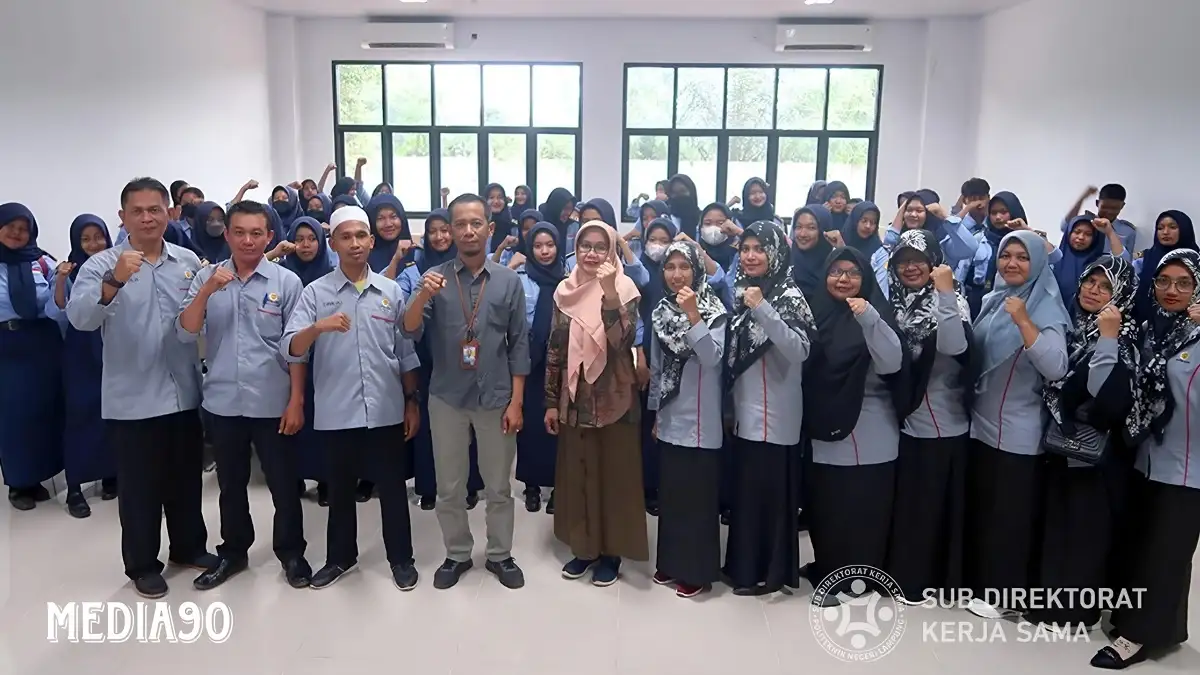 Polinela Terima Kunjungan Siswa SMKN 1 Rawajitu Selatan untuk Memahami Dunia Perkantoran dan Teknologi Informasi