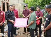 Solidaritas Tanggap Bencana: Bupati Nanang Segera Respon, Berikan Bantuan dan Bantu Rekonstruksi Rumah Warga Sidomulyo yang Roboh Akibat Angin Dahsyat