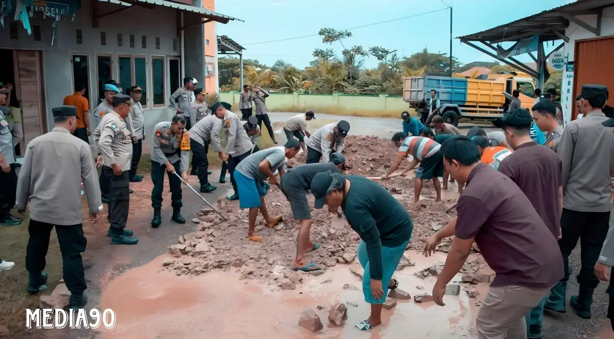 Sambut Musim Hujan, Polres Pringsewu Bersihkan Sejumlah Daerah Kumuh Rentan Banjir