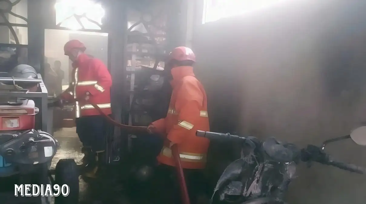 Tabung Gas Elpiji Bocor, Toko Kue di Kalianda Kebakaran, Satu Karyawan Luka Bakar. Kerugian Rp50 Juta