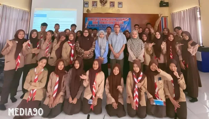 Optimalkan Keterampilan Menulis: Bimbingan Teknis Literasi Penulisan bagi Guru dan Siswa SMKN Rawajitu Timur Tulang Bawang