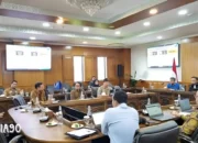 Tim THE Unila Membahas Pemeringkatan dan Laporan Keberlanjutan di Unair
