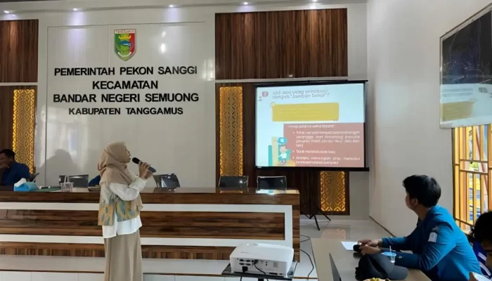 Mahasiswa KKN Unila Mendorong Inisiatif STBM Jamban Sehat di Pekon Sanggi Tanggamus