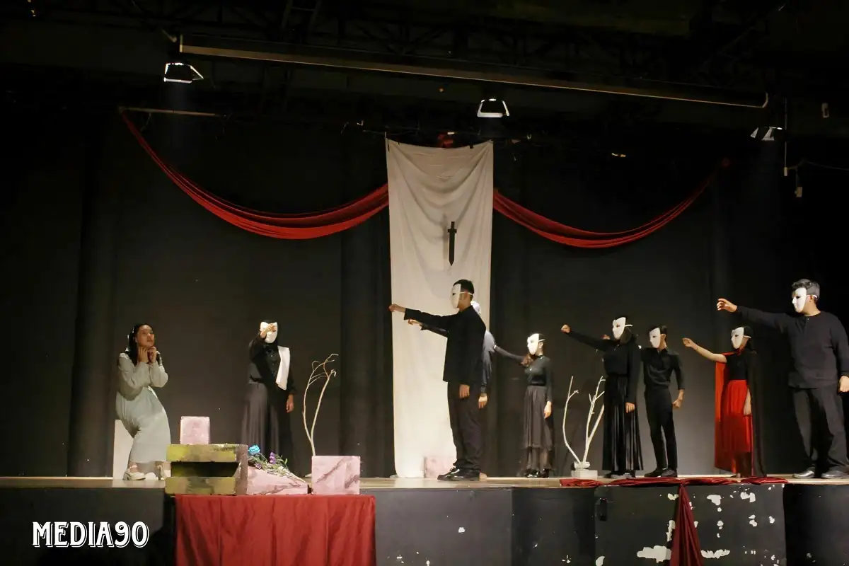 Mahasiswa Teknokrat Indonesia Memukau Penonton dengan Pementasan Drama Karya Buya Hamka dan William Shakespeare