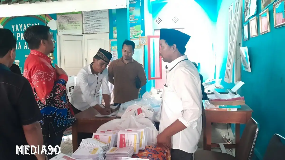 Ratusan Surat Suara Tercoblos Caleg PKS dan Demokrat di TPS 19 Way Kandis Bandar Lampung, Bawaslu Bisa PSU