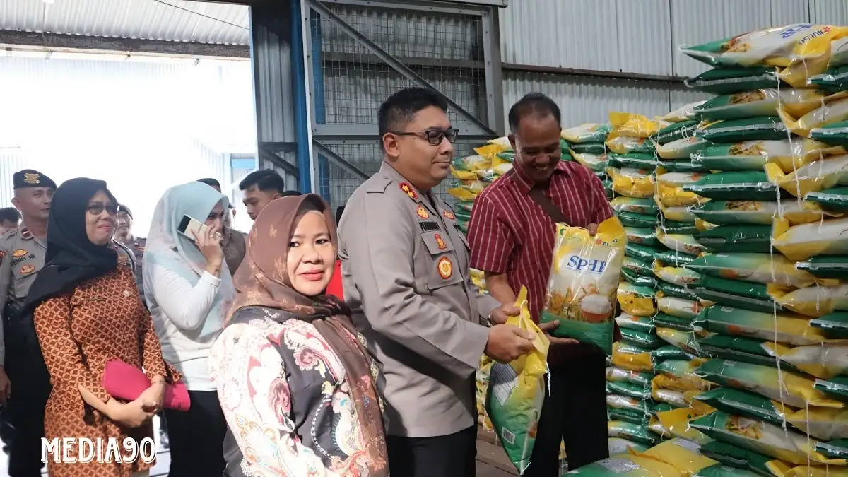Sidak ke Pasar dan Gudang Bulog, Kapolres Lampung Selatan Klaim Stok Beras Cukup Hingga Idulfitri