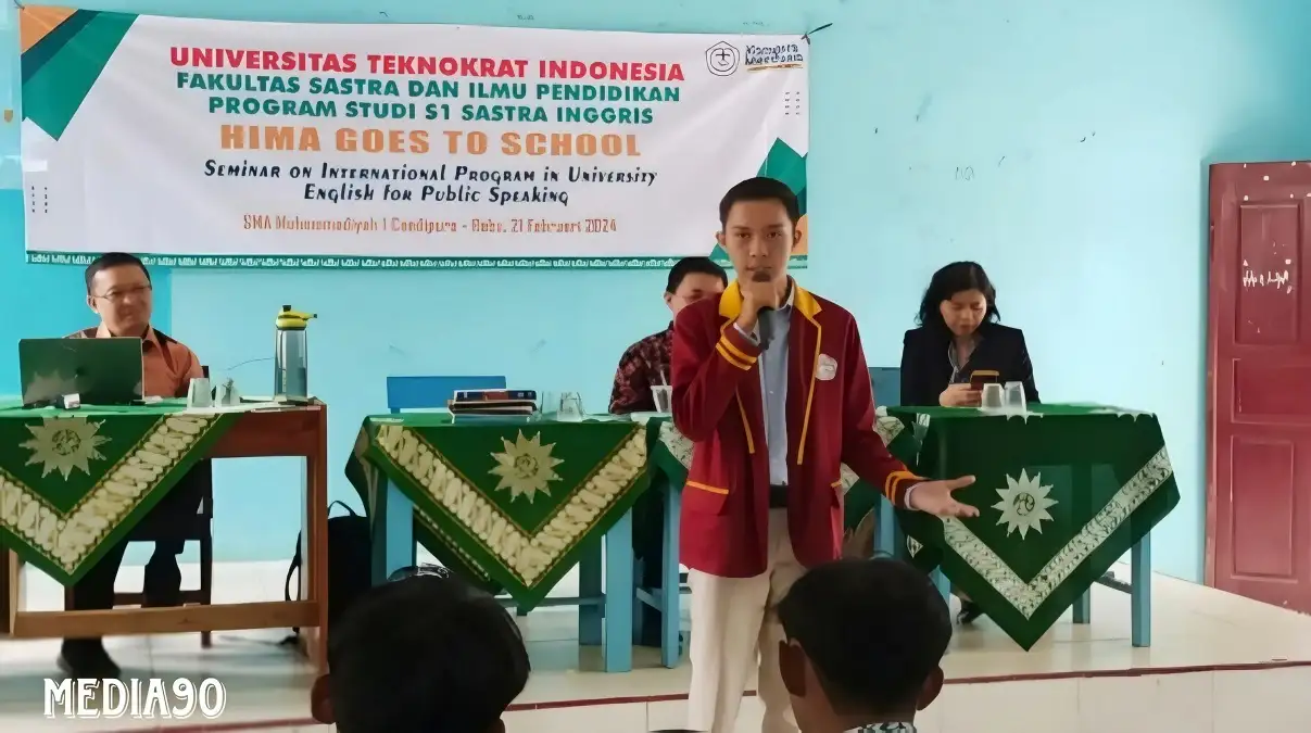 Universitas Teknokrat Indonesia Menggelar Kegiatan Pengabdian kepada Masyarakat di SMA Muhammadiyah Candipuro
