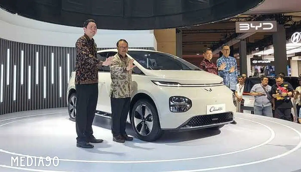 Wuling Perkenalkan Mobil Listrik Cloud EV Di IIMS 2024, Intip Spesifikasinya Yuk