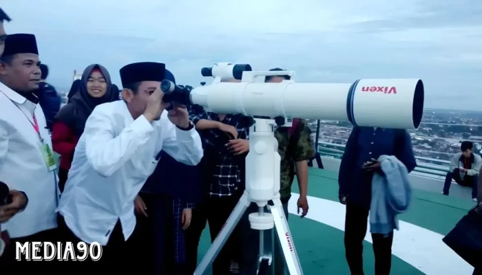 Di Puncak Bukit Gelumpai: Pengamatan Hilal Awal 1 Ramadan Menjadi Sorotan di Pantai Canti Kalianda