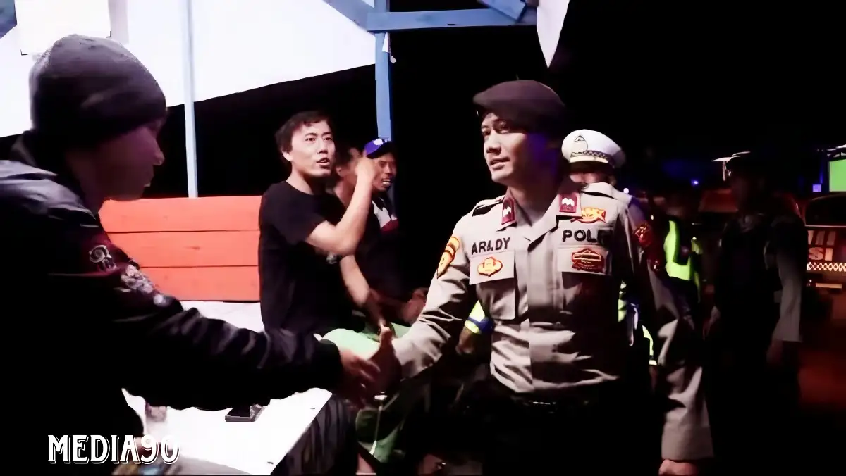 Cegah Kerawanan dan Bangunkan Warga, Polres Lampung Selatan Gelar Patroli Sahur Bagarakan Ramadan