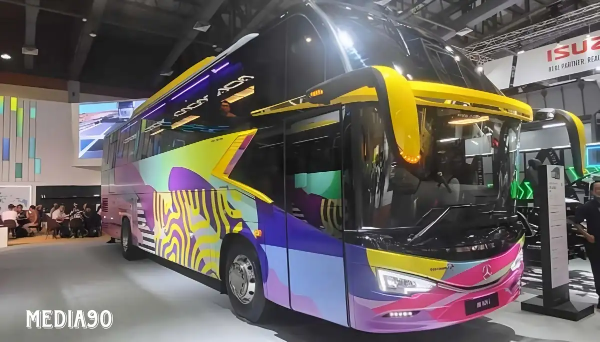 DCVI Perkenalkan Bus Dan Truk Mercedes-Benz Terbaru Di GIICOMVEC 2024