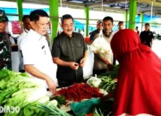 Pasar Murah Terus Bergeliat: Pemkab Tulang Bawang Barat Lanjutkan Operasi di Pasar Karta Raharja