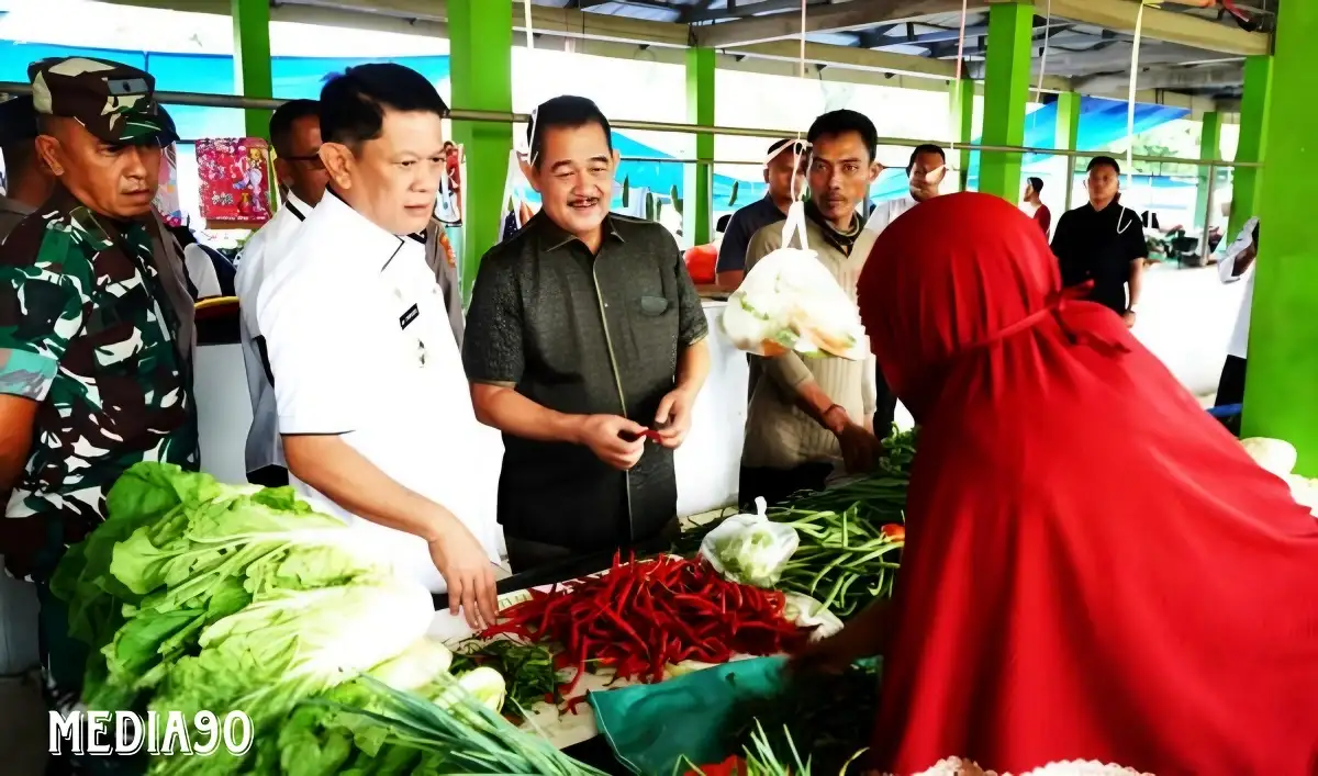 Pemkab Tulang Bawang Barat Lanjutkan Operasi Pasar Murah di Pasar Karta Raharja