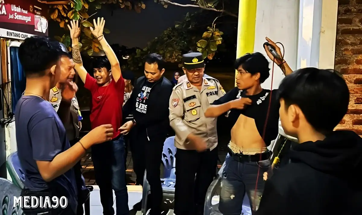 Razia Kos, Lapo Tuak, Penginapan; Polres Pringsewu Amankan Tiga Motor, 24 Botol Miras, dan 41 Liter Tuak