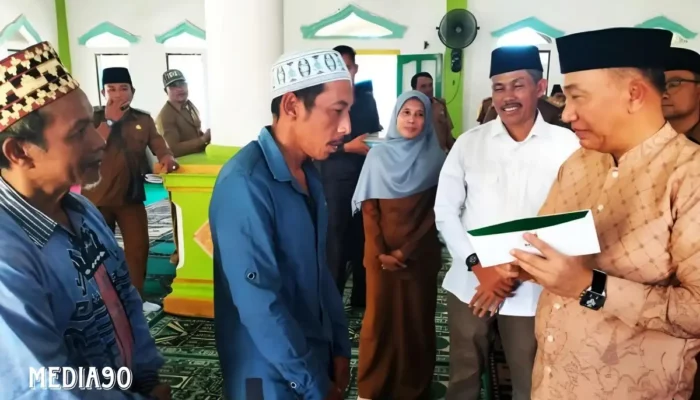 Baznas Tanggamus Sumbang Dana Rp10 Juta untuk Masjid dan Rp5 Juta untuk Musala dalam Safari Ramadan di 20 Kecamatan