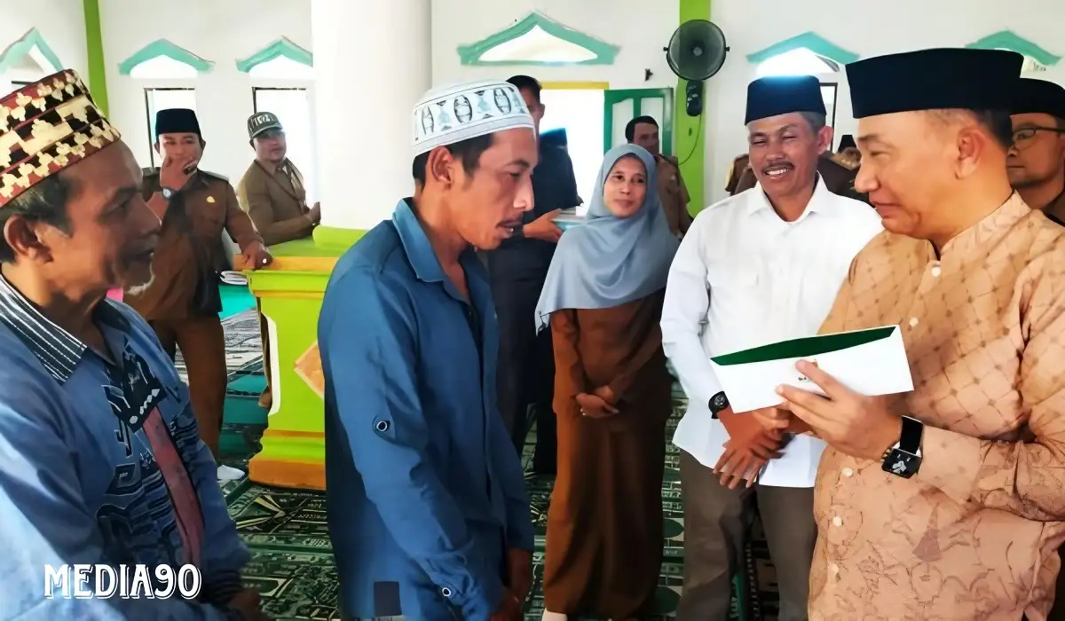 Safari Ramadan, Baznas Bantu Masjid Rp10 Juta dan Musala Rp5 Juta di 20 Kecamatan Tanggamus