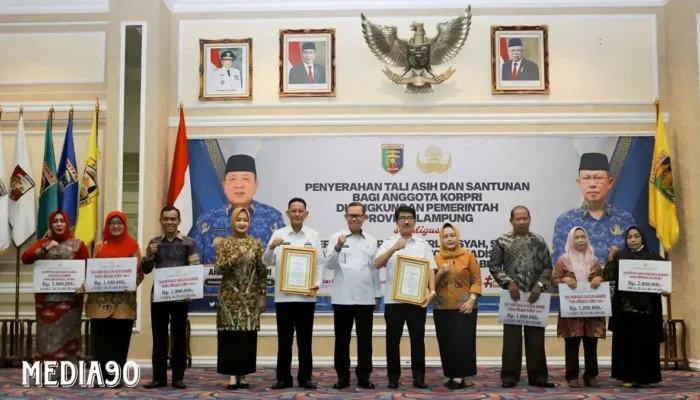Pelepasan Kepala Bapenda dan Kepala Balitbangda oleh Sekdaprov saat Memasuki Masa Pensiun