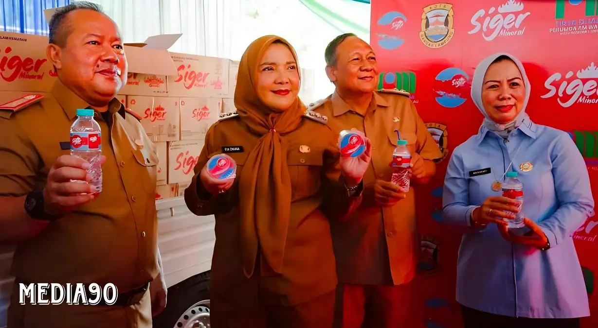 Sempat Tertunda, Wali Kota Eva Dwiana Resmi Luncurkan Air Minum Siger Mineral