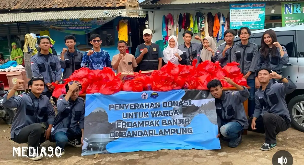 Terdampak Banjir, Universitas Teknokrat Indonesia Beri Bantuan di Kedamaian