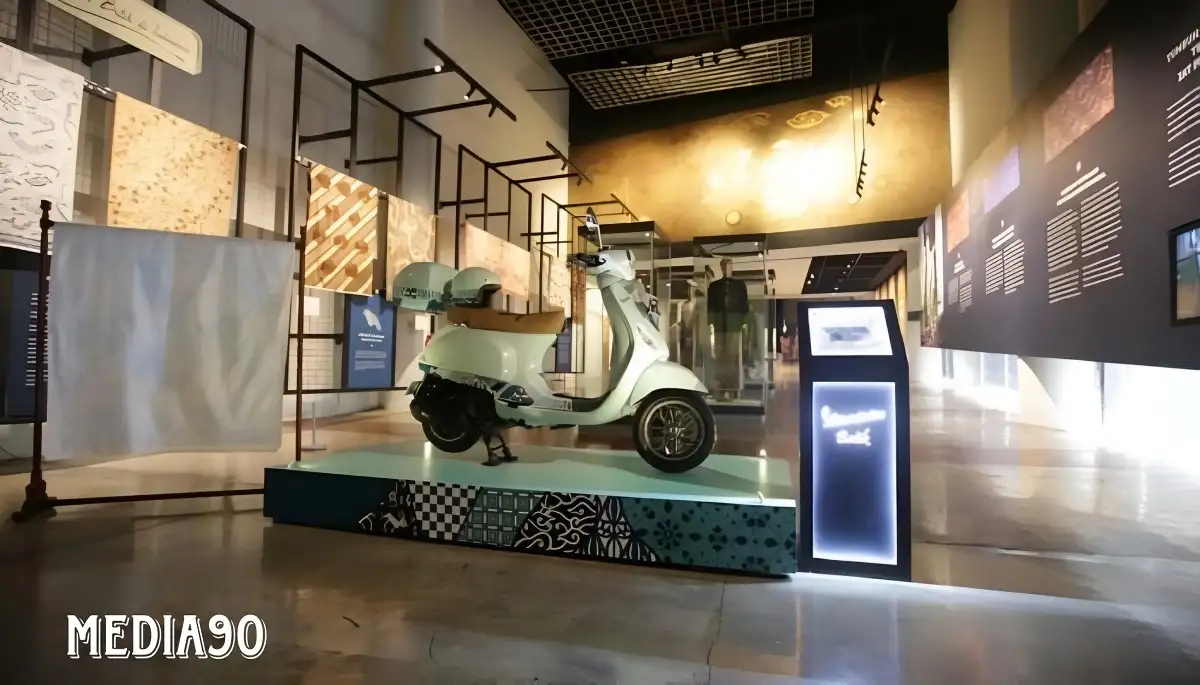 Vespa Batik Unjuk Gigi Di Museum Batik Indonesia