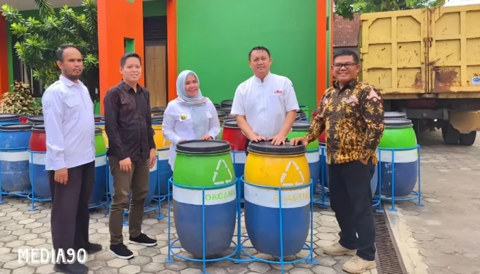 Coco Community Initiative: Distribusi 60 Unit Tempat Sampah di Metro dan Aksi Kemanusiaan untuk Korban Banjir