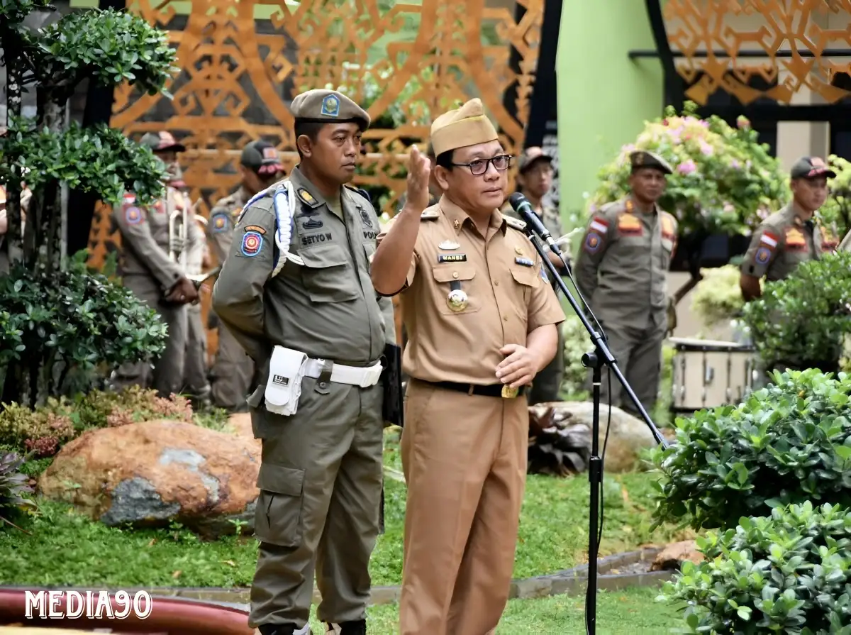 Wujud Syukur Tiga Tahun Pengabdian Wahdi-Qomaru, Ajak Kepala OPD Berdoa dan Sarapan Nasi Tumpeng