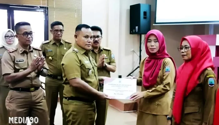 Ini Dia Besarannya! Bupati Lampung Selatan Salurkan Insentif kepada 5.097 Guru Honor Dinas Pendidikan