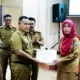 Bupati Lampung Selatan Serahkan Insentif 5.097 Guru Honor Dinas Pendidikan, Segini Besarannya