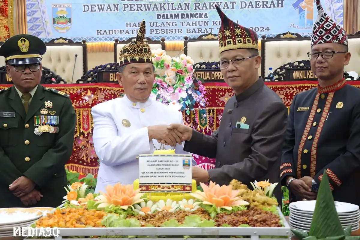 DPRD Gelar Sidang Paripurna Istimewa Peringati Hari Jadi Pemkab Pesisir Barat ke-11