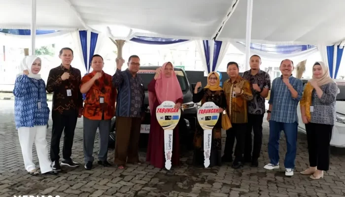 Dirut Bank Lampung Gelar Penyerahan Dua Mobil Sebagai Grand Prize dalam Undian Lokal