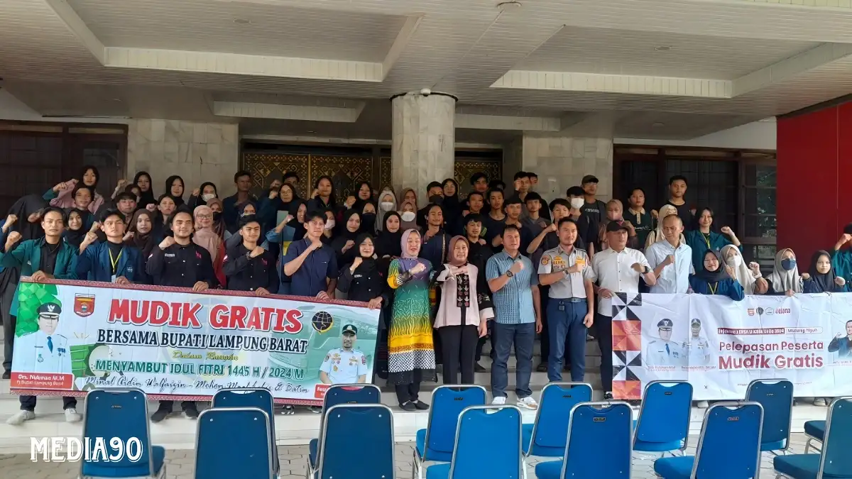 Gandeng Pemkab Lampung Barat, DPM Unila Fasilitasi 45 Mahasiswa Mudik Gratis Lebaran Idulfitri 2024