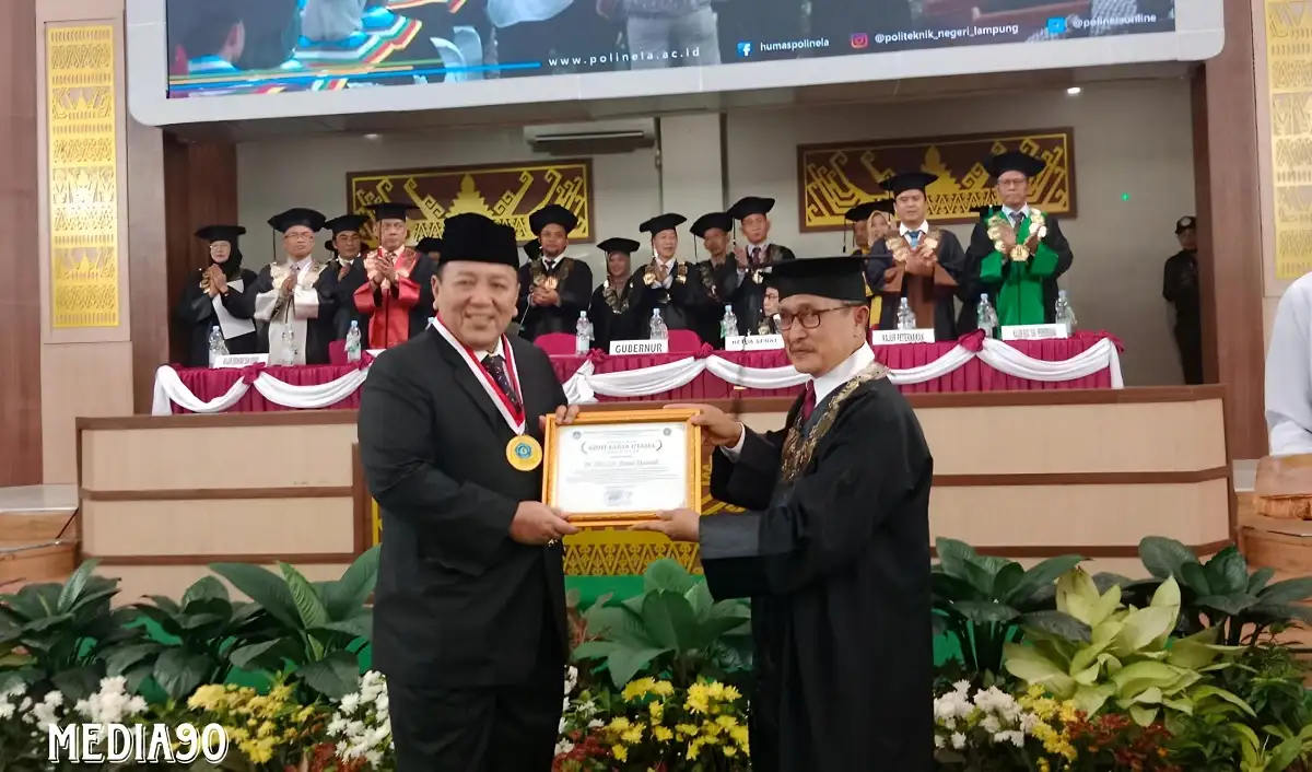 Gubernur Lampung Terima Penghargaan Adhi Karsa Utama dari Polinela