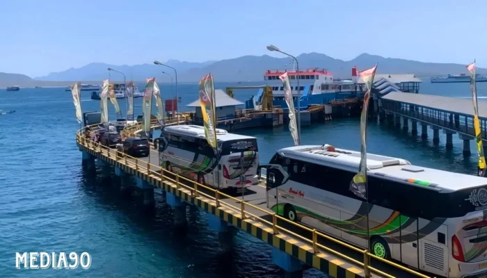 Antisipasi Mudik Lebaran: Mobil Membanjiri Penyeberangan Pelabuhan Merak Menuju Sumatera H-10