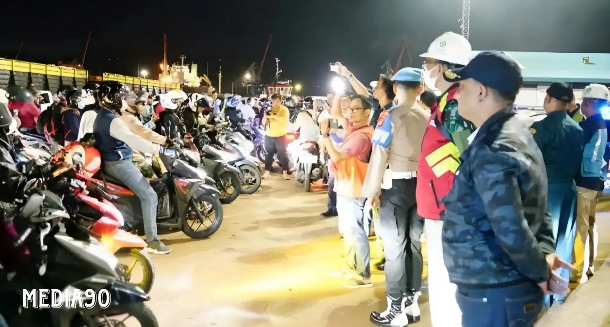 H-3 Idulfitri 2024, 118 Pemudik Dominan Pemotor Tiba di Pelabuhan Panjang Bandar Lampung