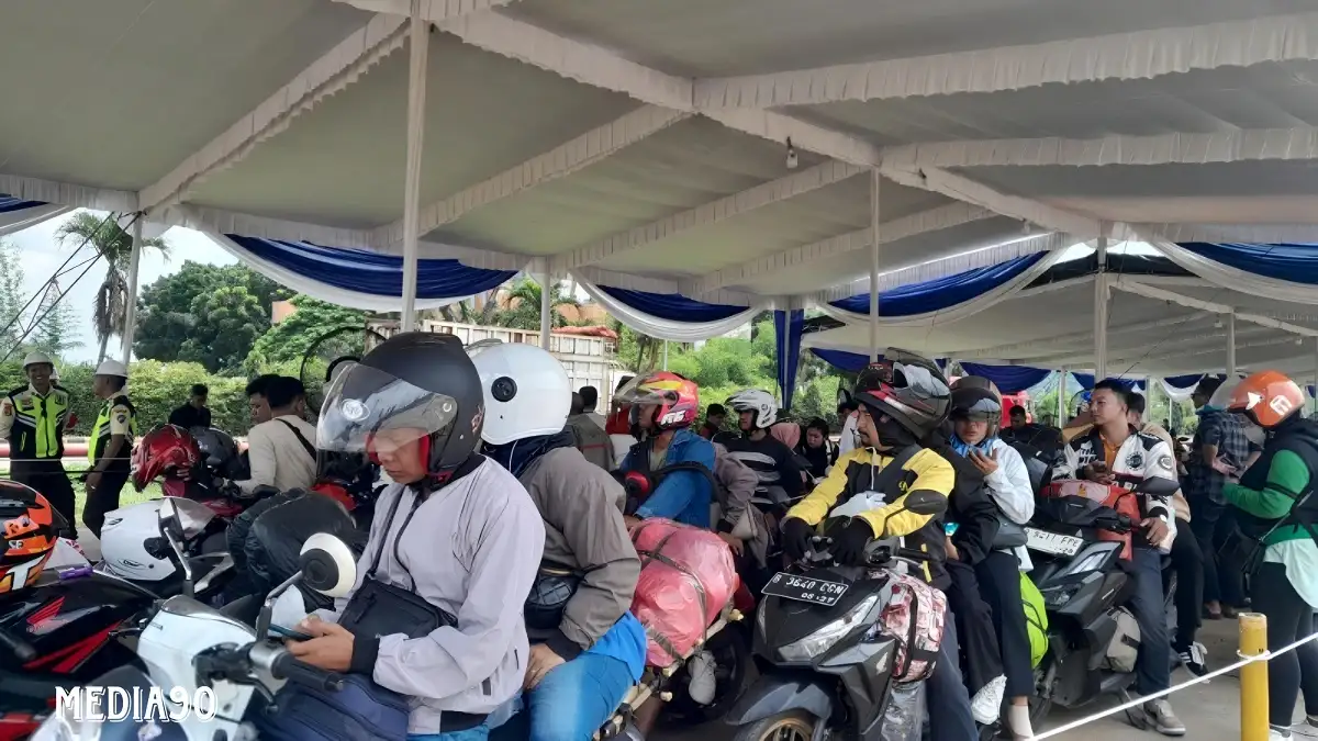 H+3 Idulfitri 2024 Angkut Ratusan Pemudik, KSOP Rute Pelabuhan Panjang - Ciwandan Bisa Ditempuh Empat Jam