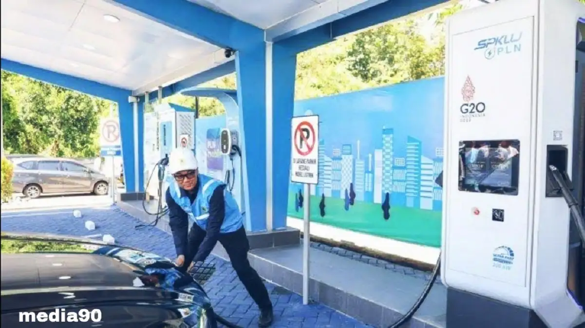 Inspeksi SPKLU Jalur Mudik, Dirut PLN Pastikan Ribuan Unit Siaga Layani Pemudik Mobil Listrik