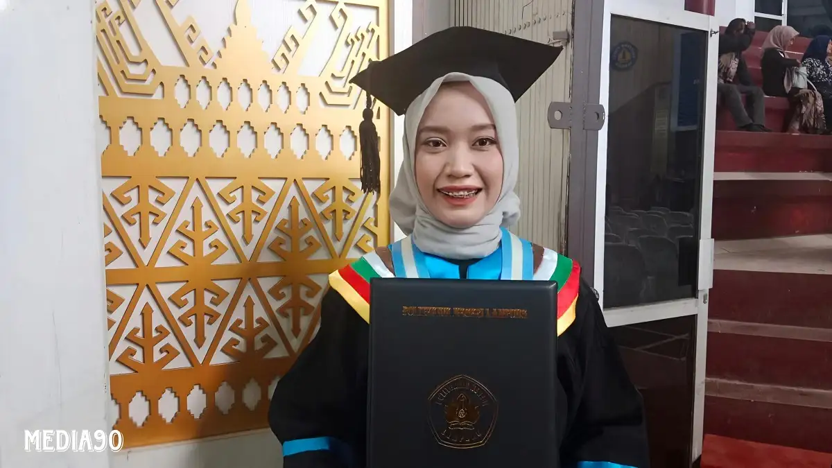 Jadi Lulusan Terbaik di Polinela, Siti Trimarinda Bagikan Tips Belajarnya