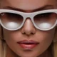 Kacamata pintar Ray-Ban Meta kini bisa melakukan panggilan video dan terkoneksi dengan Apple Music
