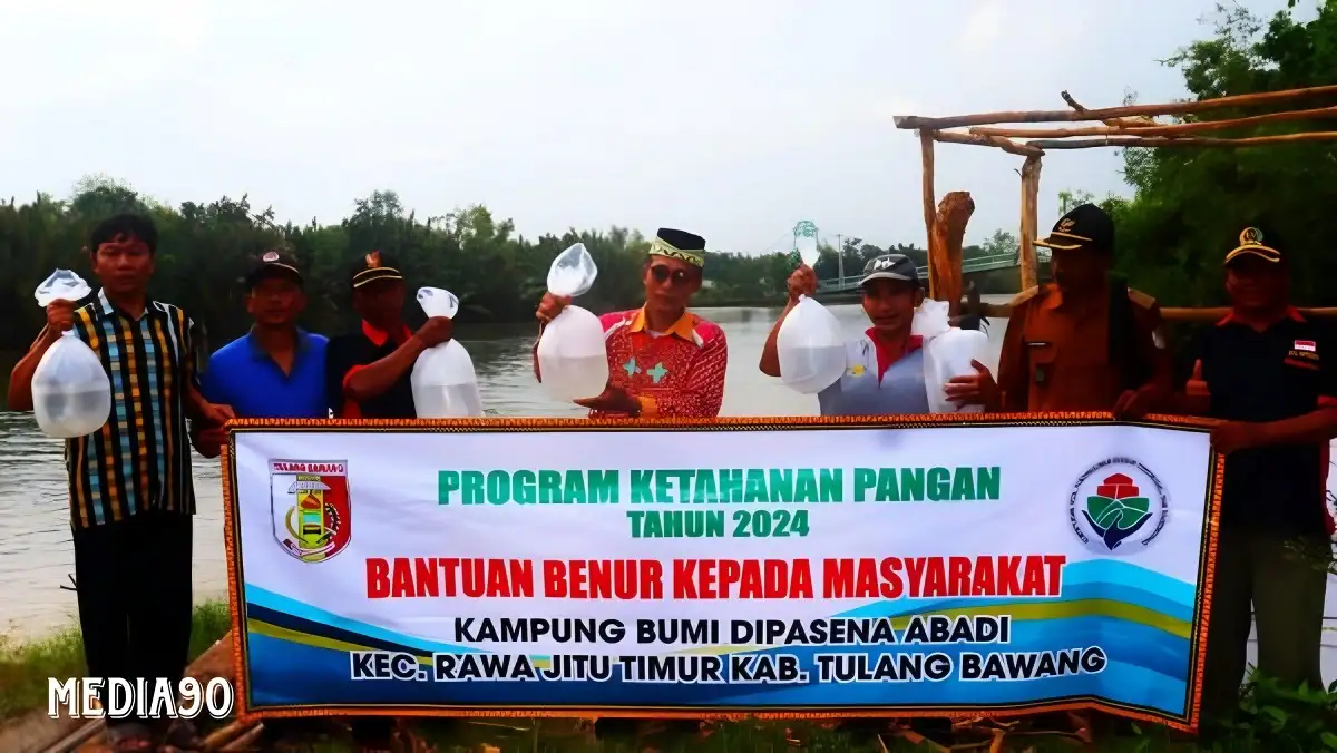Kampung Bumi Dipasena Abadi Gulirkan 1,8 Juta Benur Udang Vanamei ke Petambak di 12 RW