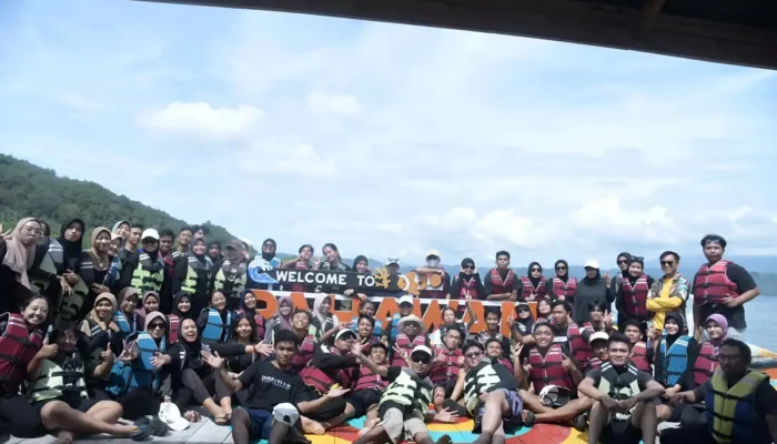 Explorasi Kultural: Mahasiswa PMM Teknokrat Indonesia Menggelar Kegiatan ‘Modul Nusantara’ di Pantai Pahawang untuk Memperluas Wawasan dan Budaya
