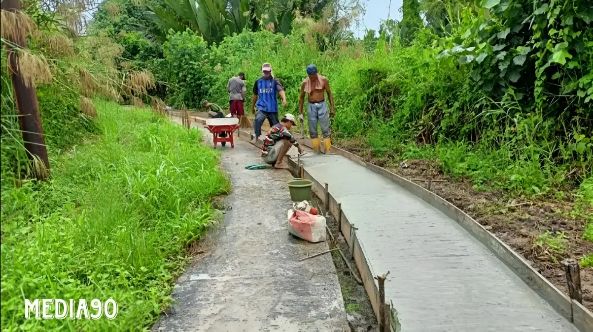 Pakai Dana Desa Rp99,3 Juta, Jalan Utama di Kampung Bumi Sentosa Tulang Bawang Direhab Rabat Beton