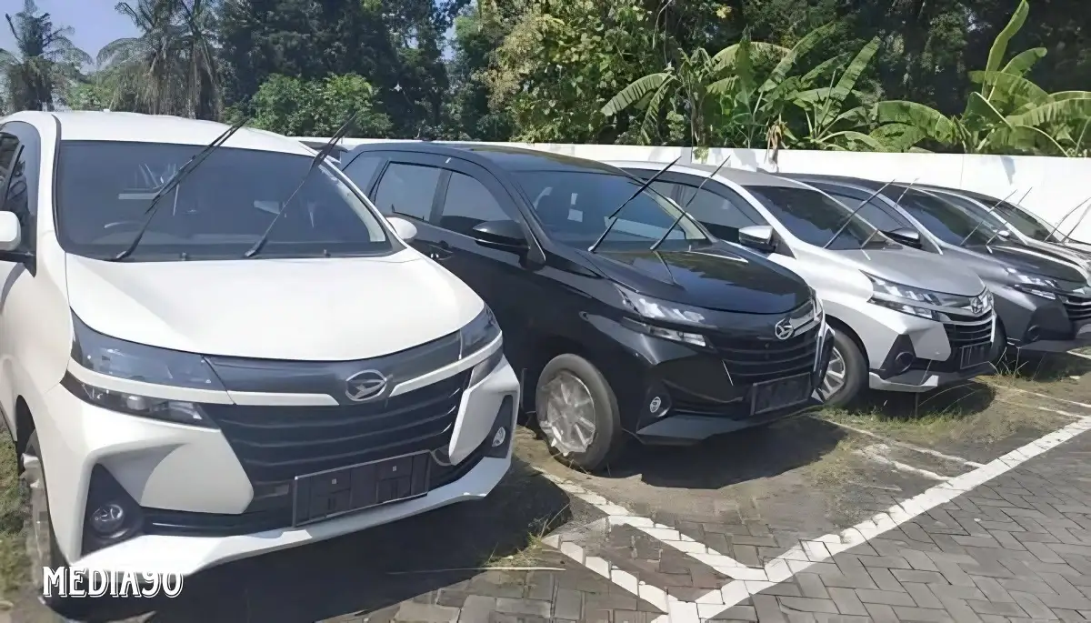 Rekomendasi Rental Mobil Mojokerto Murah dengan Driver dan Lepas Kunci 2 Rekomendasi Rental Mobil Mojokerto Murah