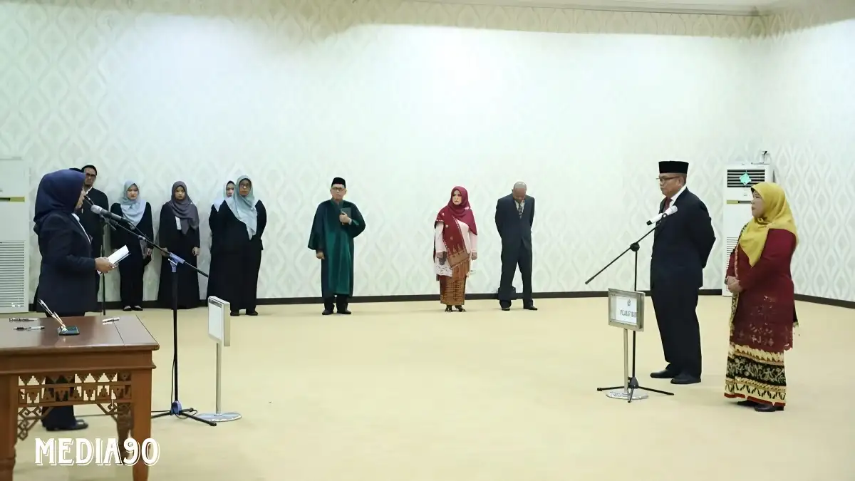 Rektor Unila Lantik Warek Bidang Umum Keuangan dan Ketua LPPM, ini Sosoknya