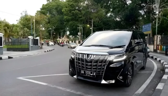 Rekomendasi Rental Mobil Bukittinggi Murah dengan Driver dan Lepas Kunci