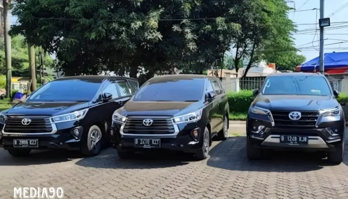 Rekomendasi Rental Mobil Cipondoh Murah dengan Driver dan Lepas Kunci