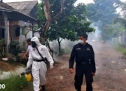 Fogging Brimob Polda Lampung Dalam Respons Cepat Terhadap DBD di Perumahan Glora Persada Rajabasa Bandar Lampung