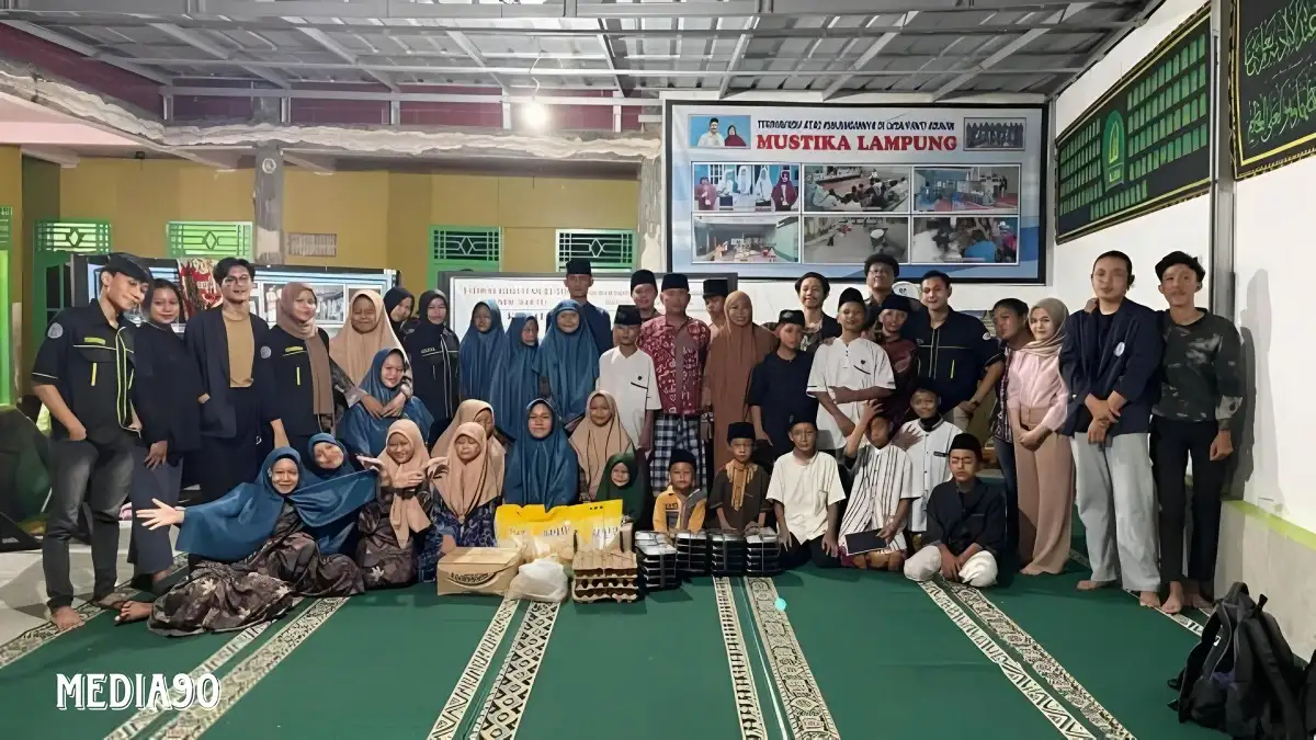 Salurkan Makanan Berbuka dari Yayasan Alfian Husin, ini Kata Mahasiswa IIB Darmajaya